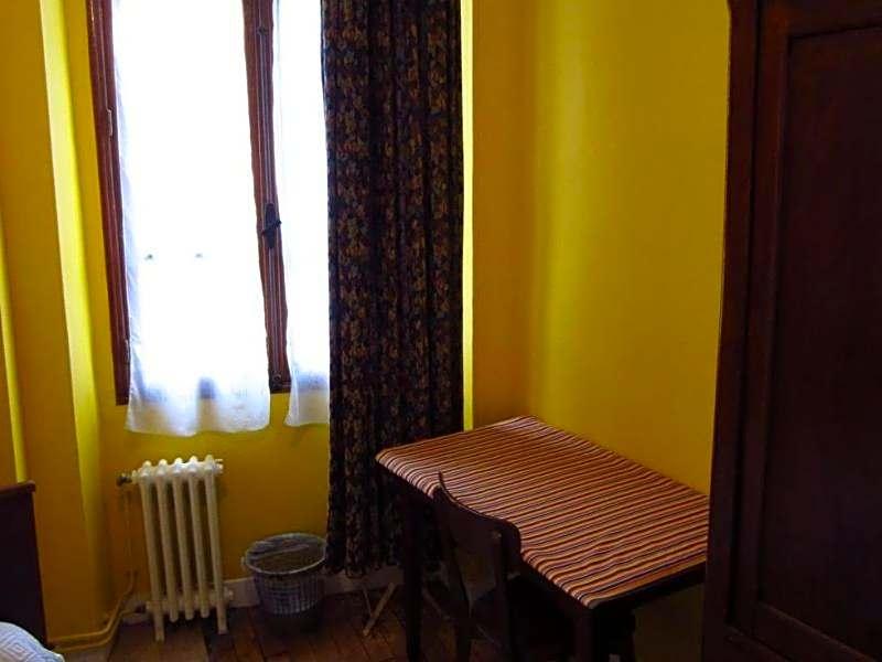 Single Room Shared Toilet