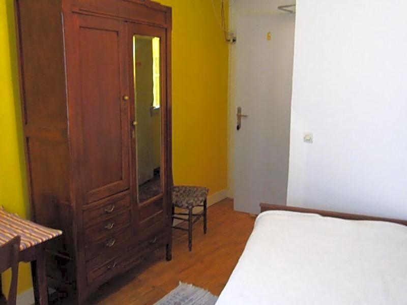 Single Room Shared Toilet