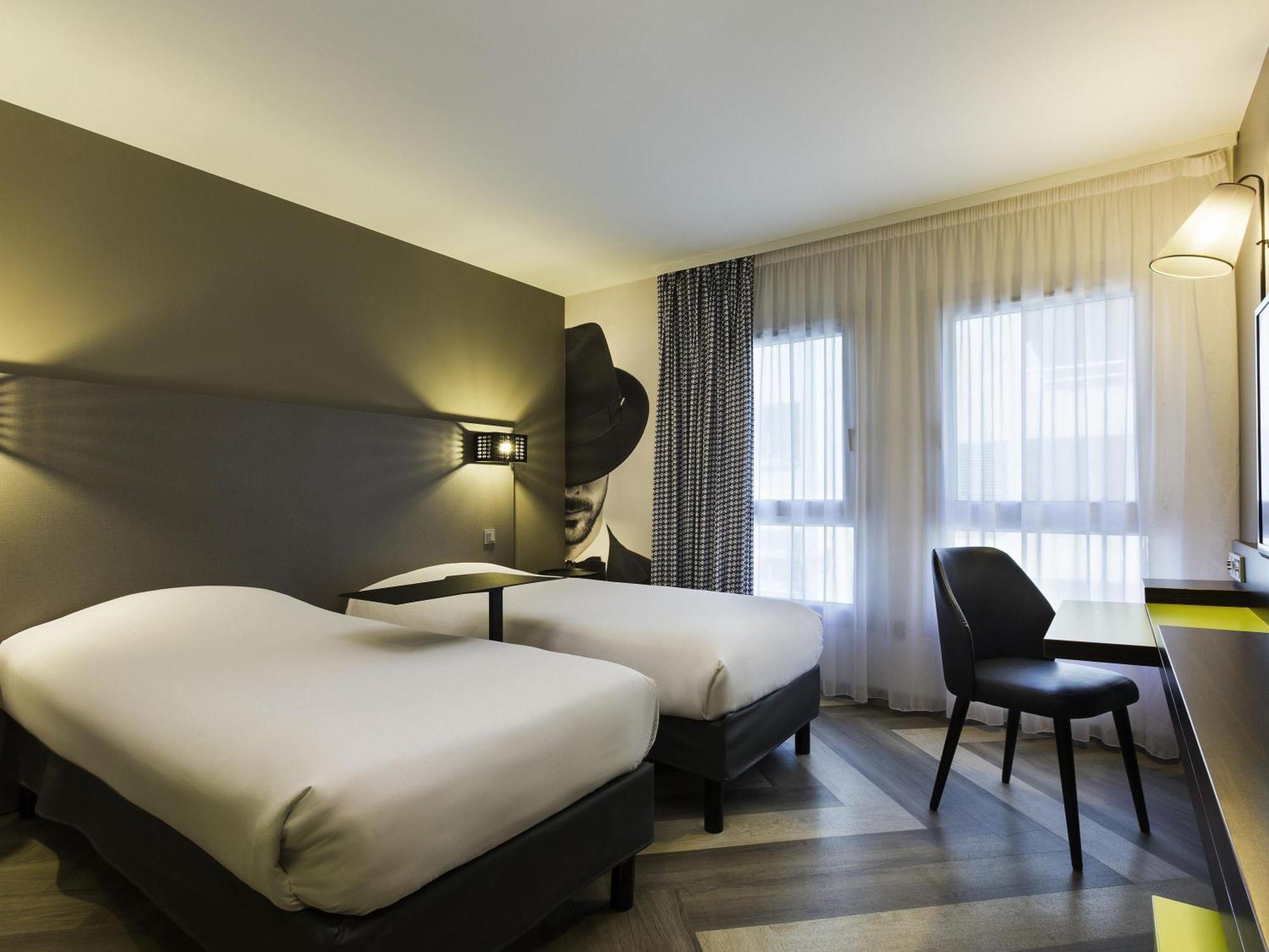 Standard Twin Room