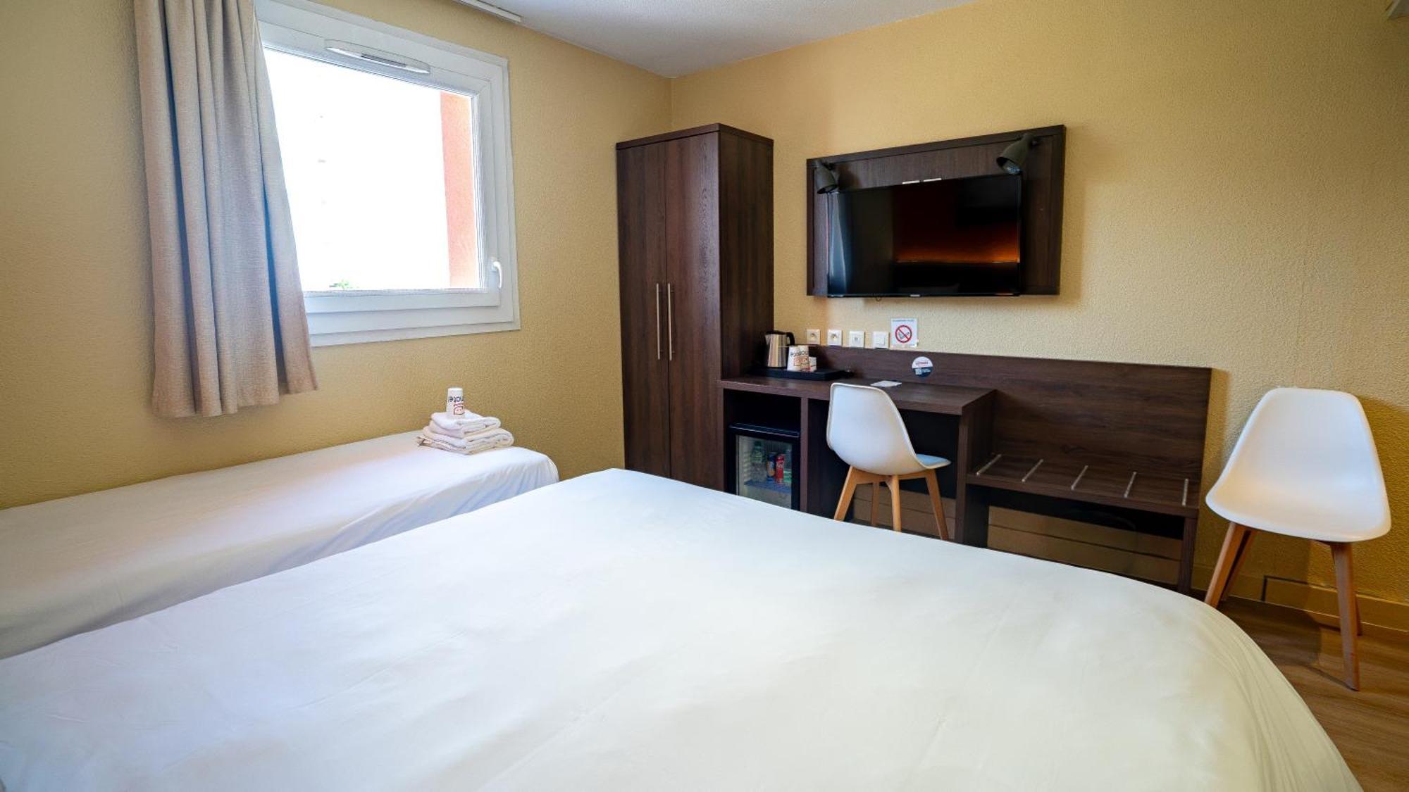 Triple Queen Room Non-Smoking