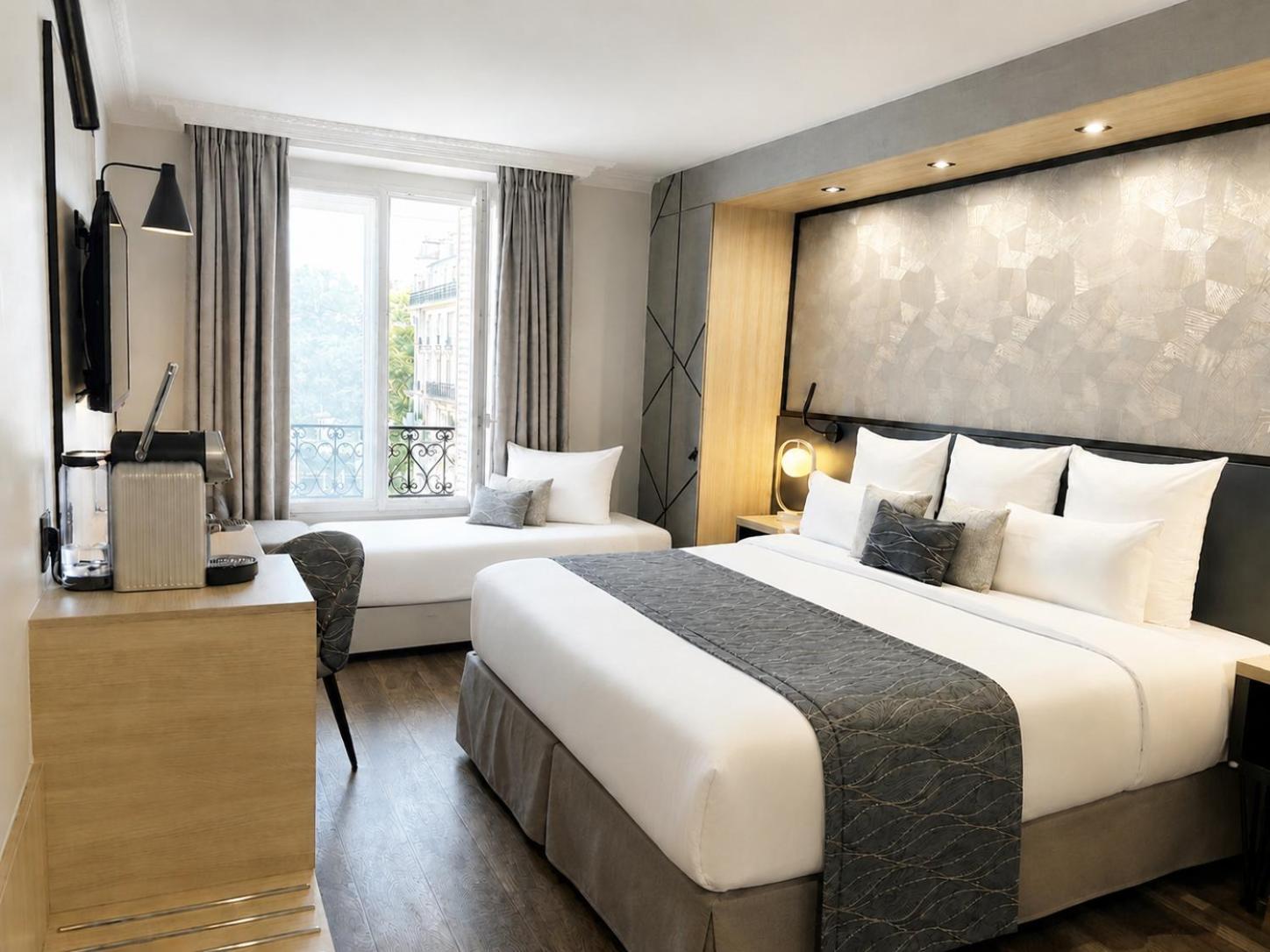 Deluxe Triple Room 1 King 1 Single Bed Non-Smoking