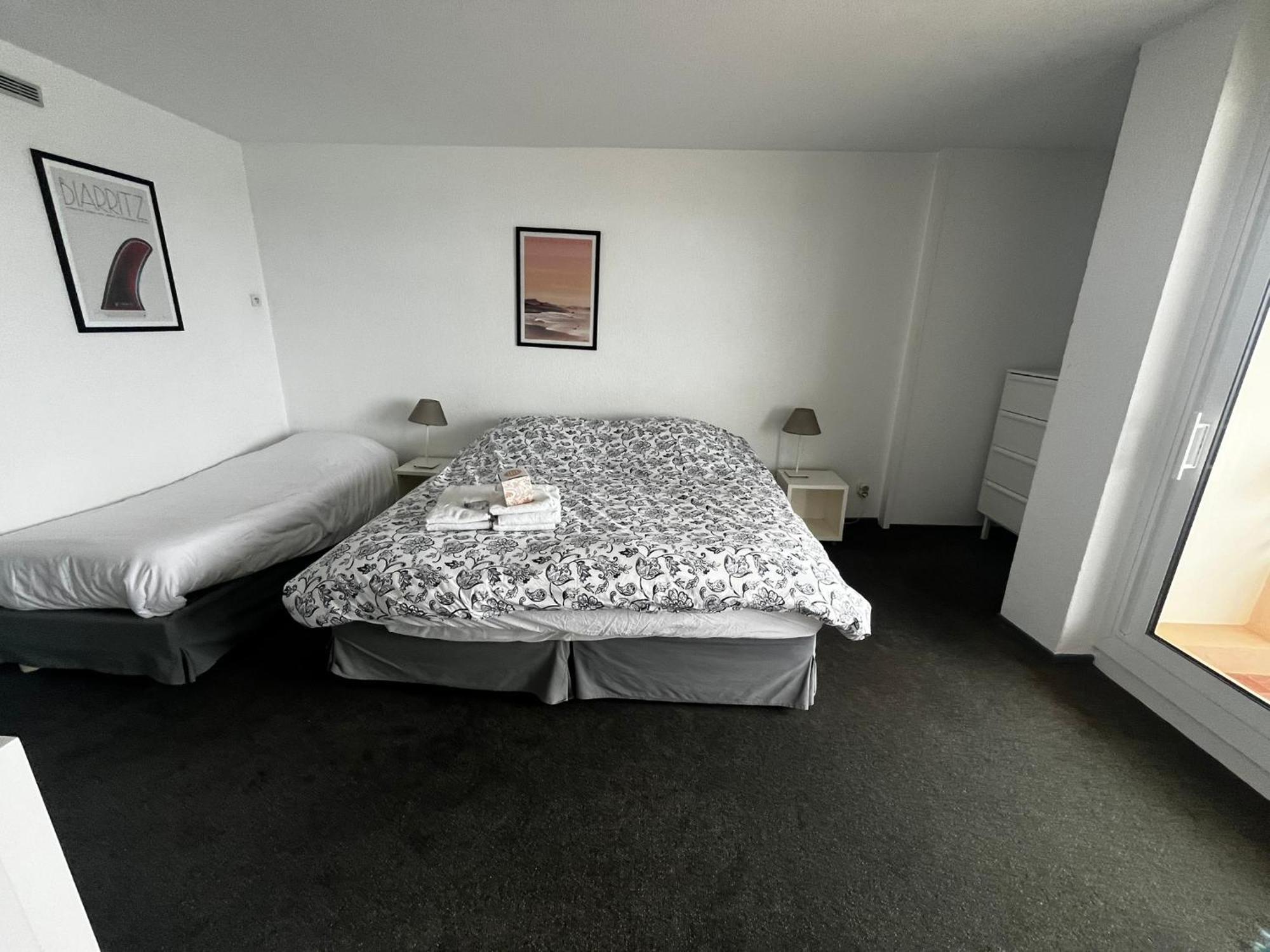One-Bedroom Apartment Sea View