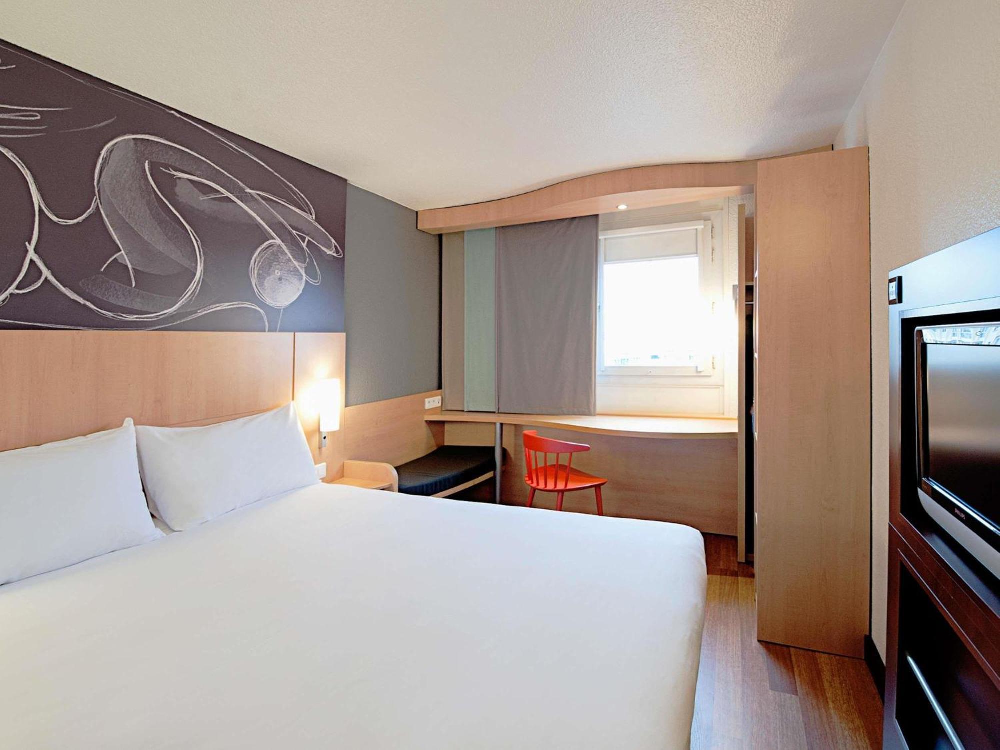 Standard Room Double Bed Twin Beds