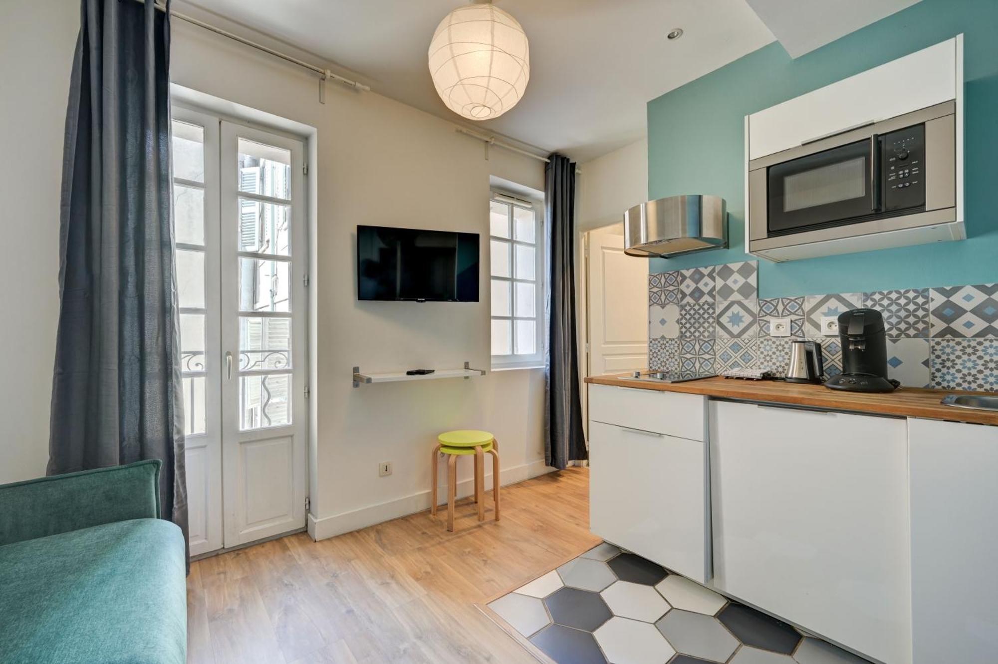 Studio Apartment