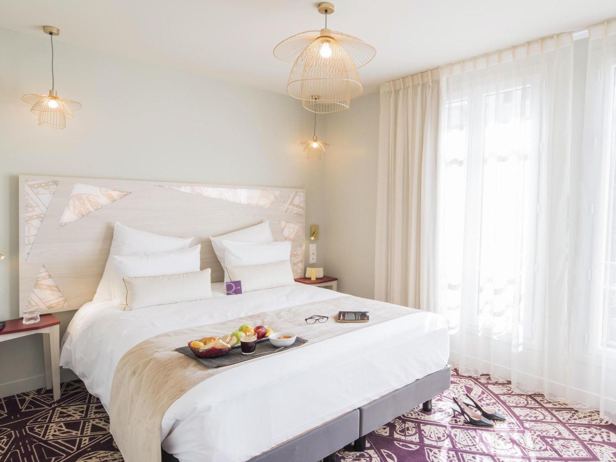 Standard Queen Room