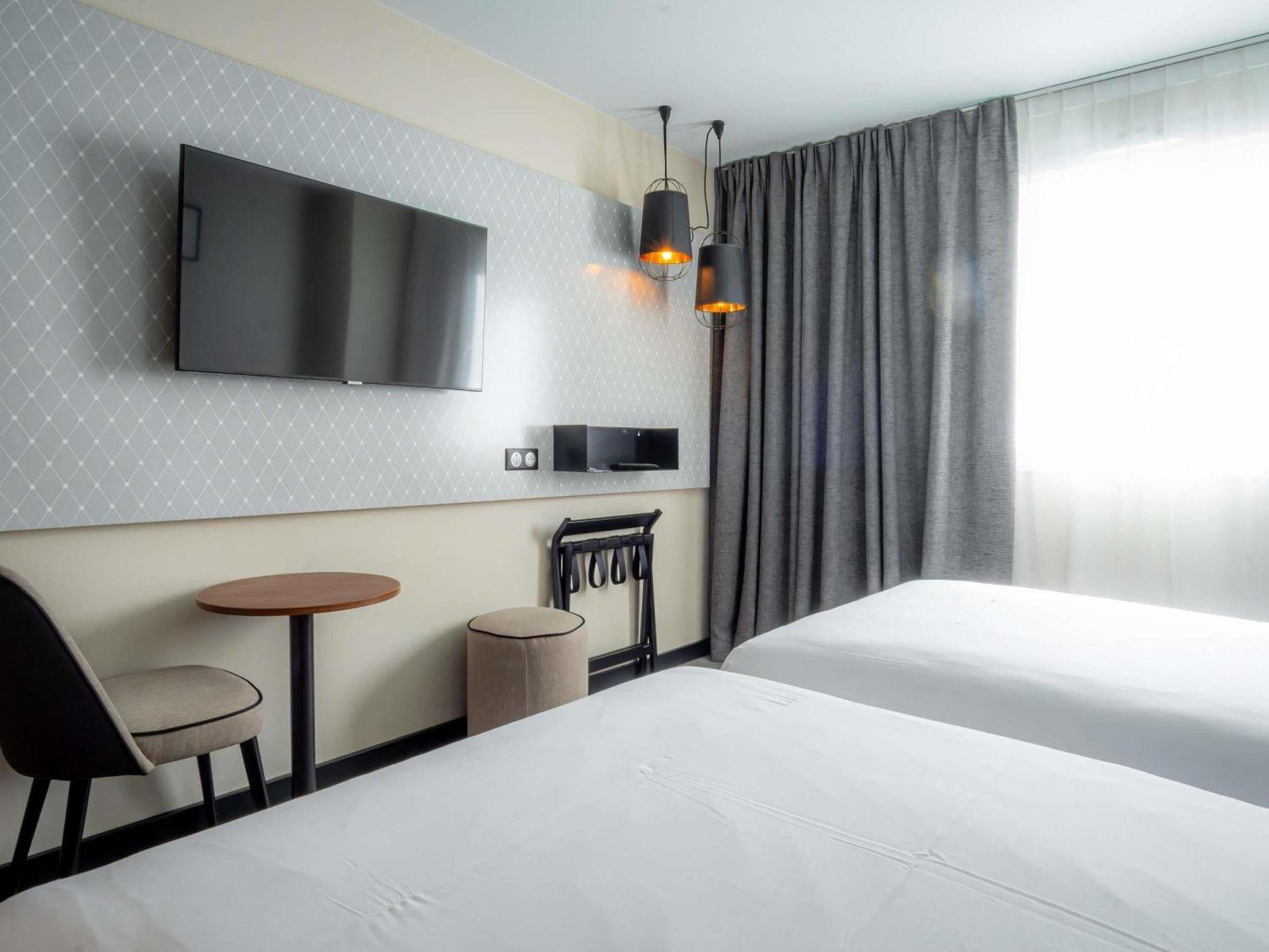 Privilege room queen-size double bed 1 sofa bed