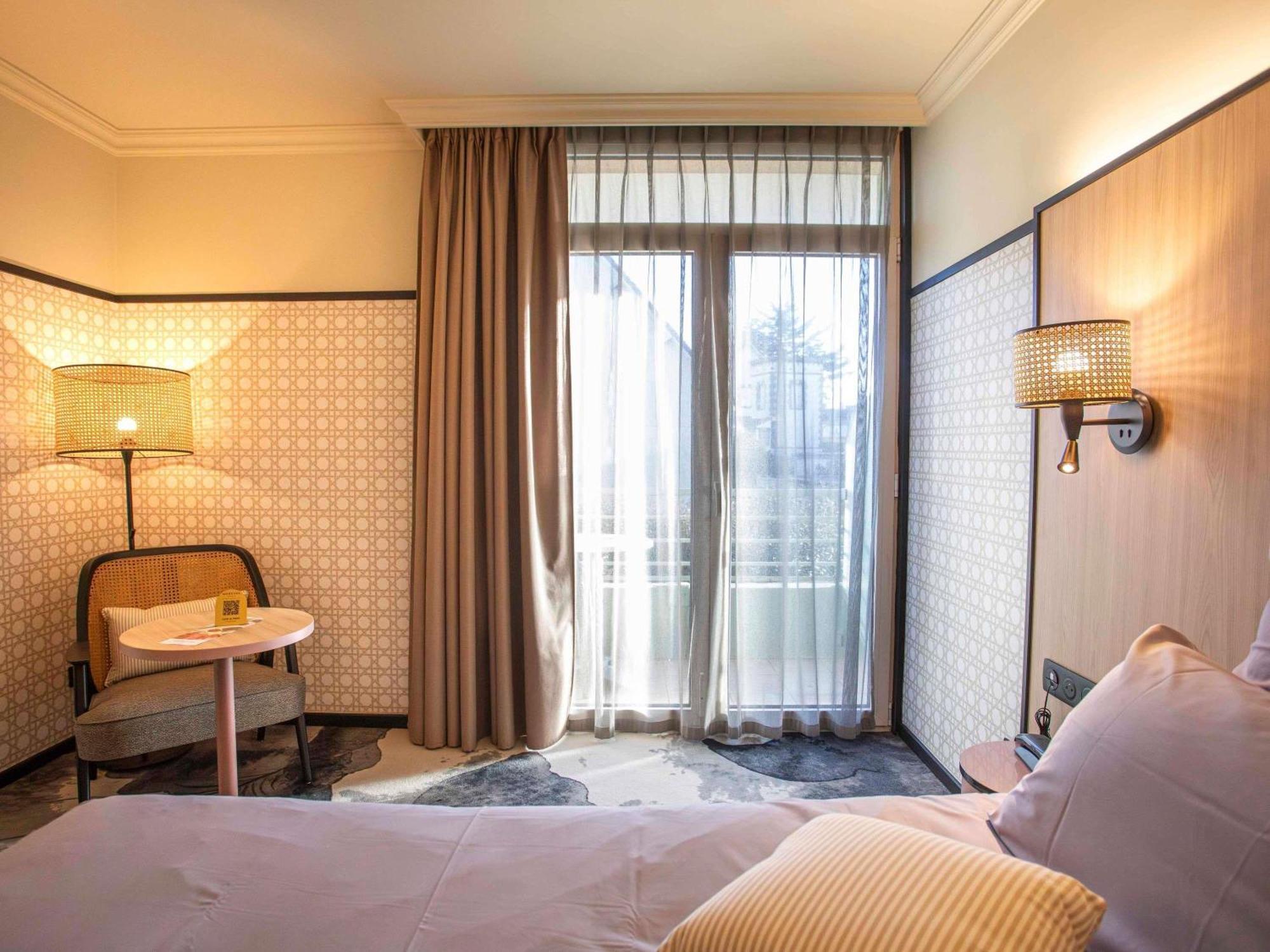Classic Couture Room