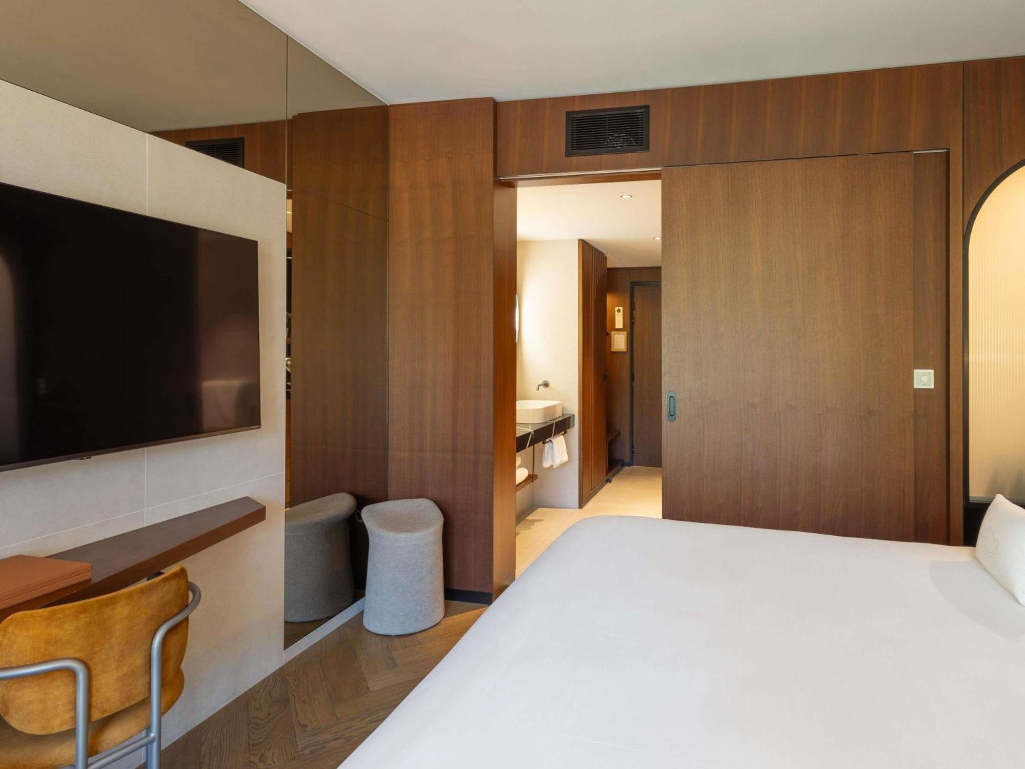 Superior King Room Balcony