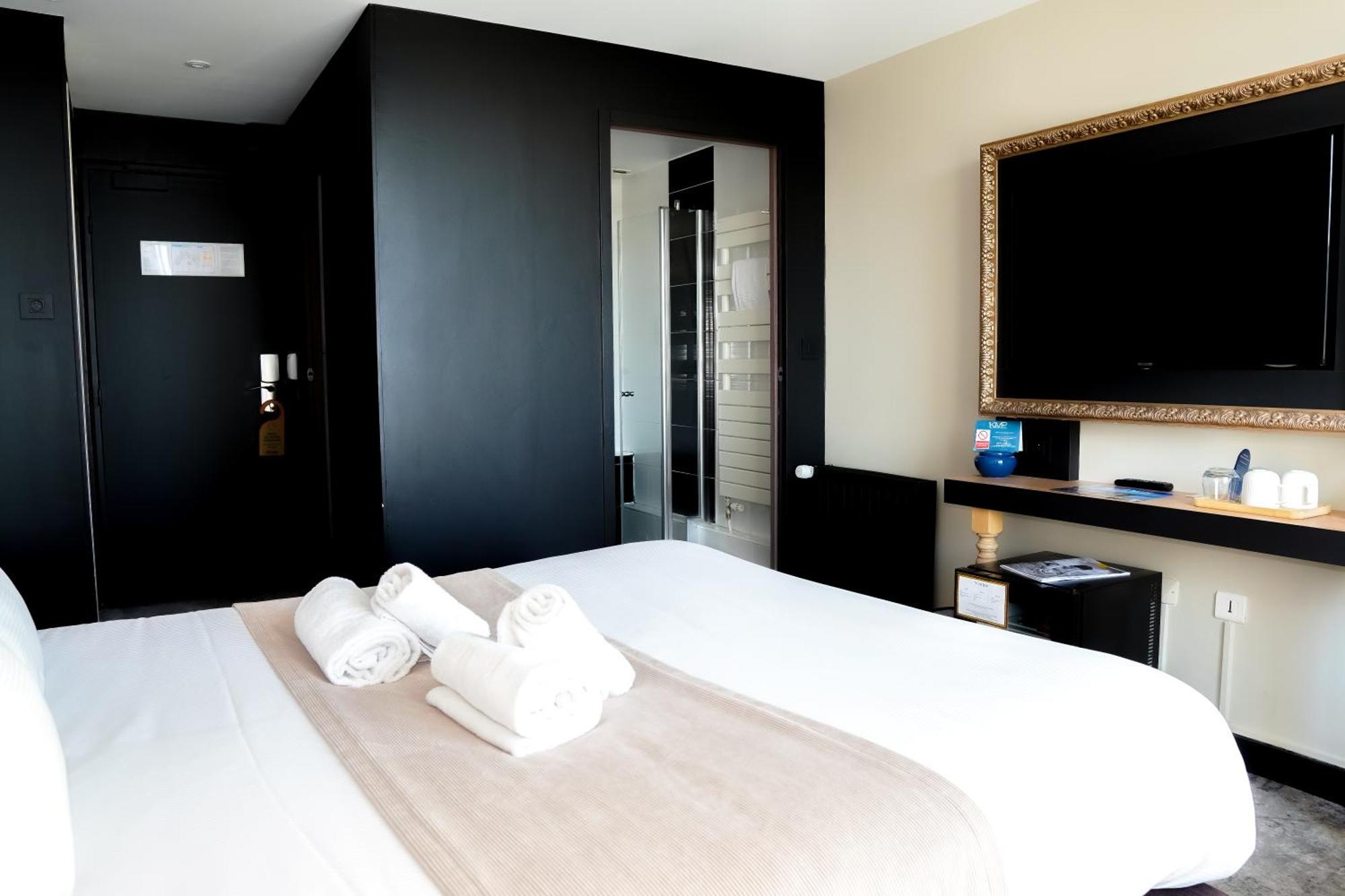 Comfort Double Room Terrace Lateral Sea View