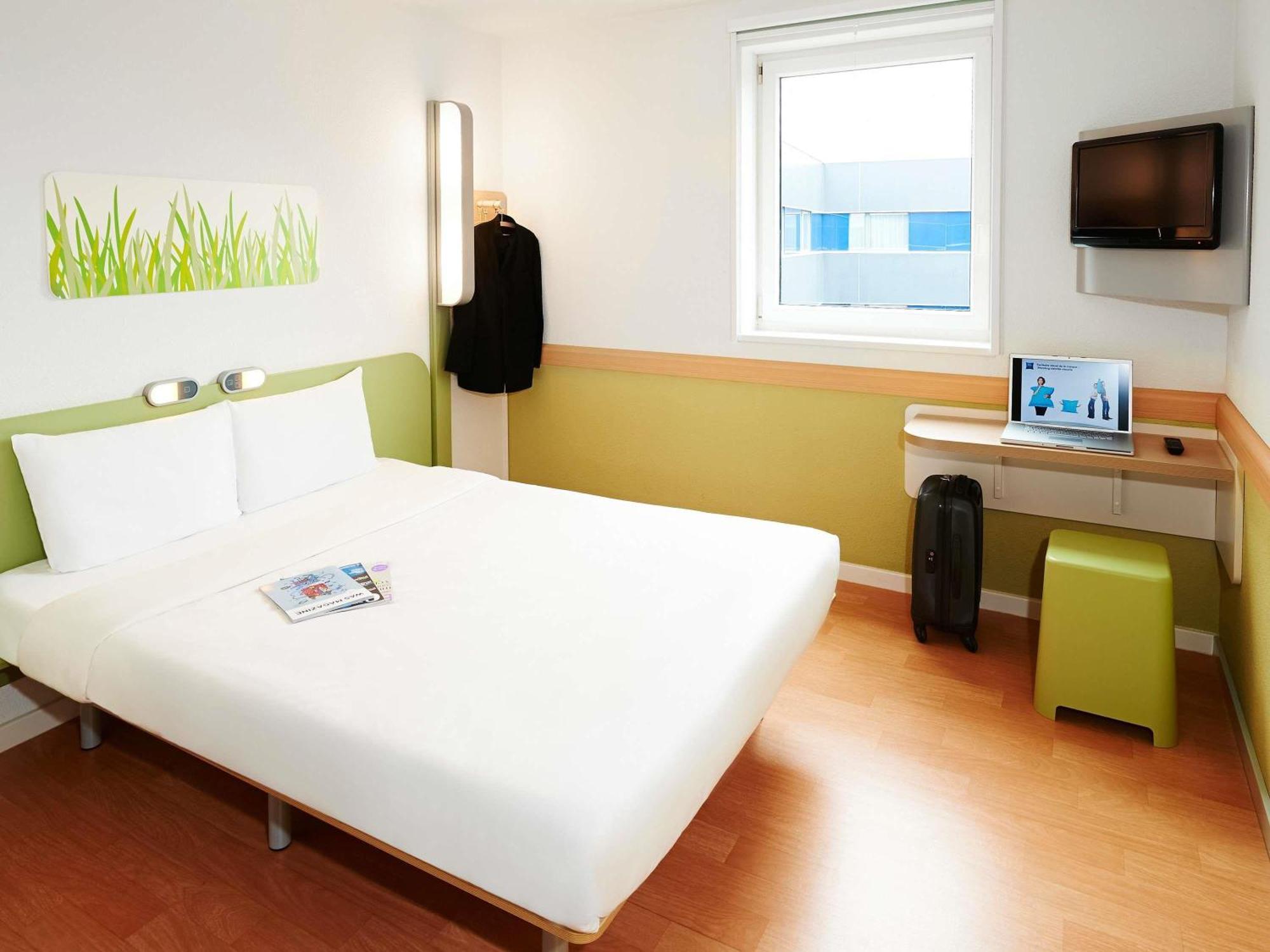 Standard Double Room City Side