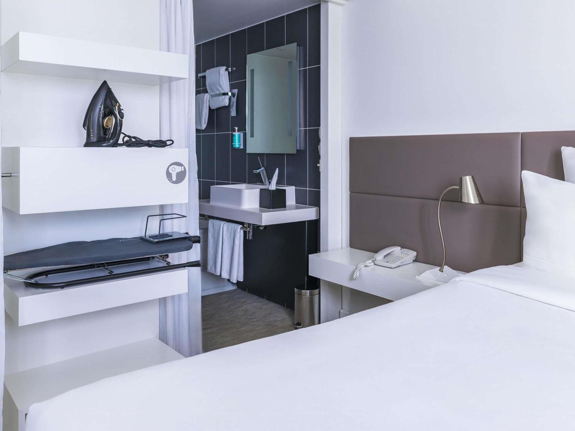 Executive Room Double Bed Sofa