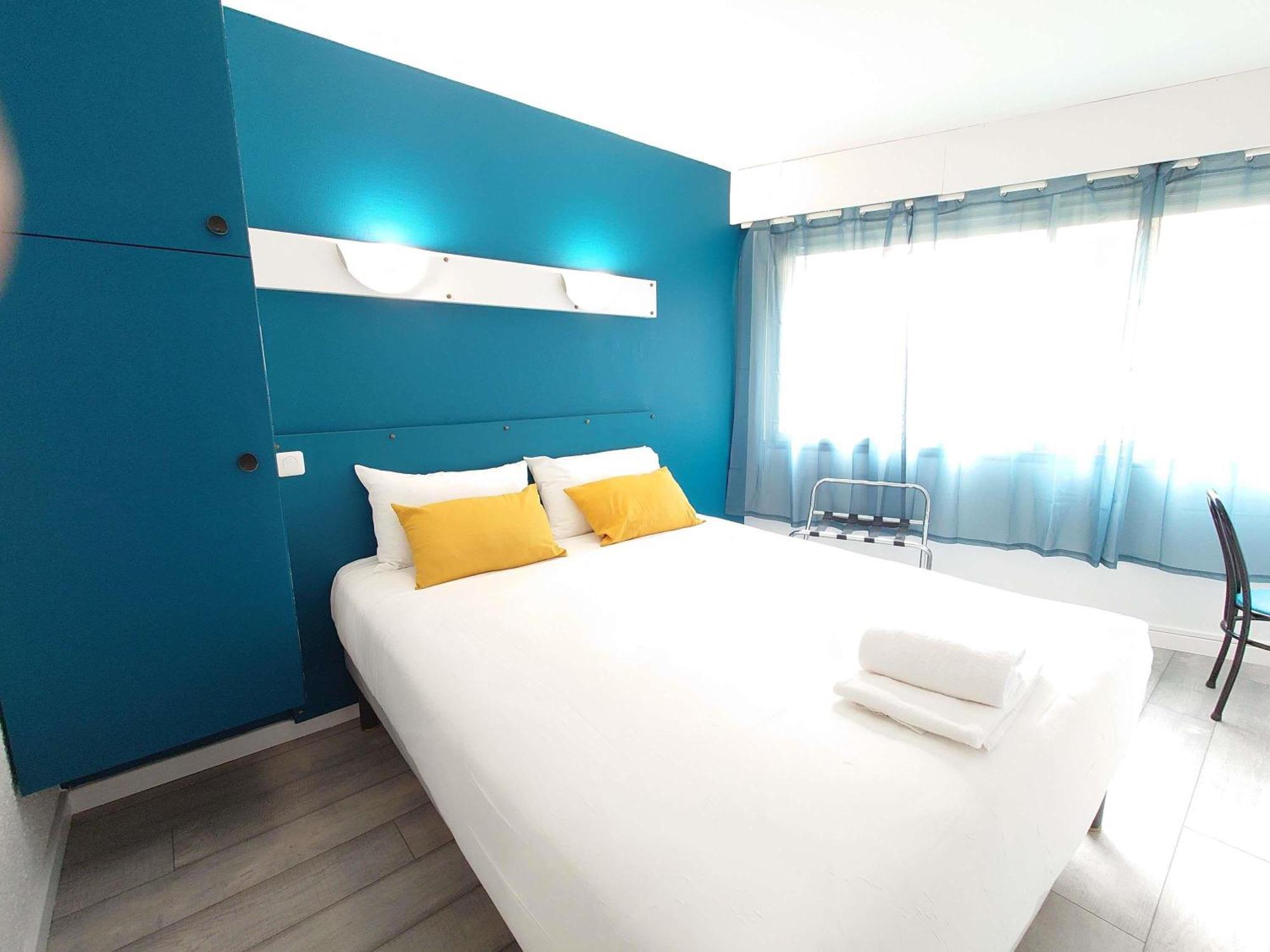 POP Room Double Bed