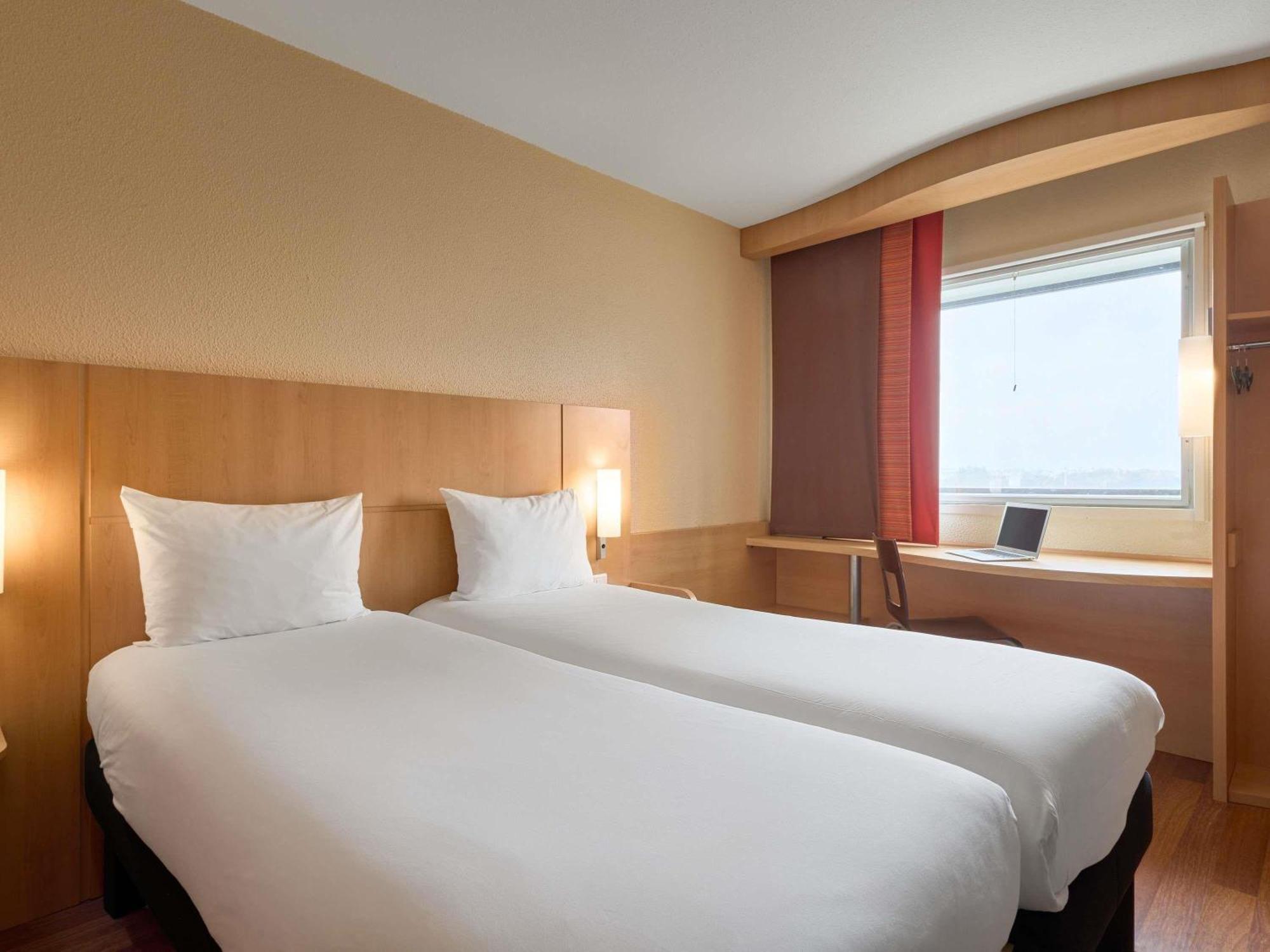 Standard Room 2 Single Beds