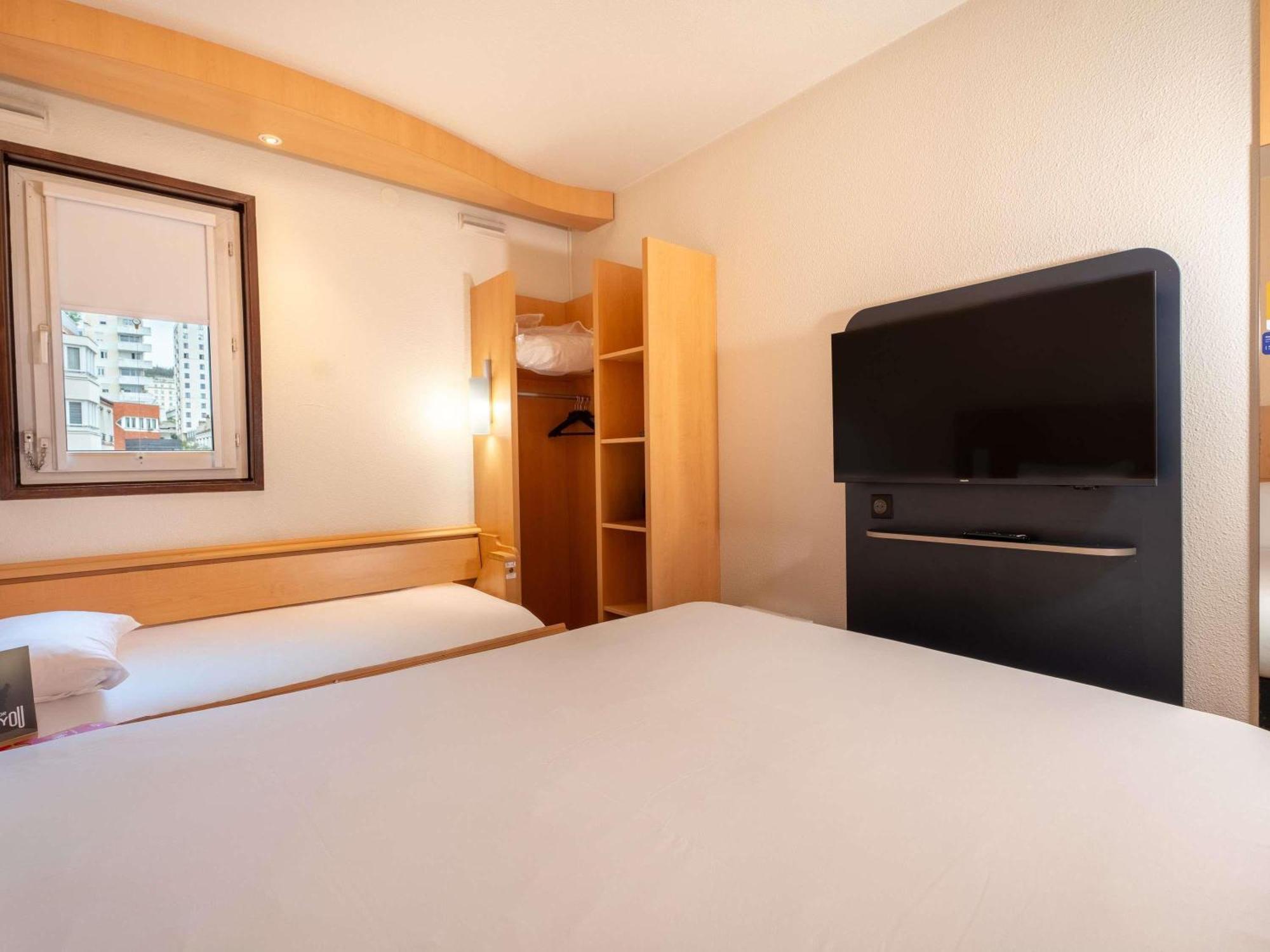 Standard Room 1 Double 1 Single Bed
