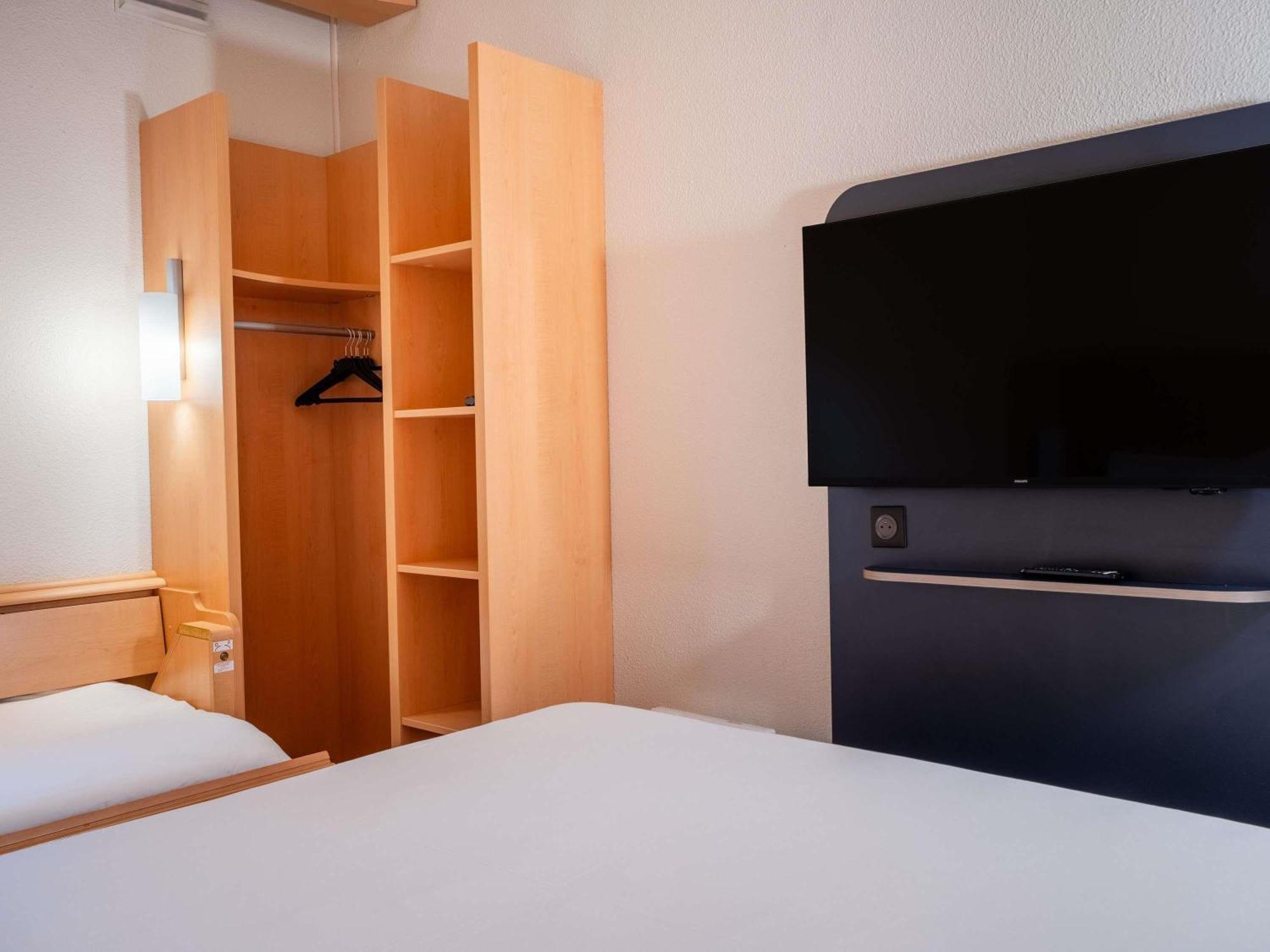 Standard Room 1 Double 1 Single Bed