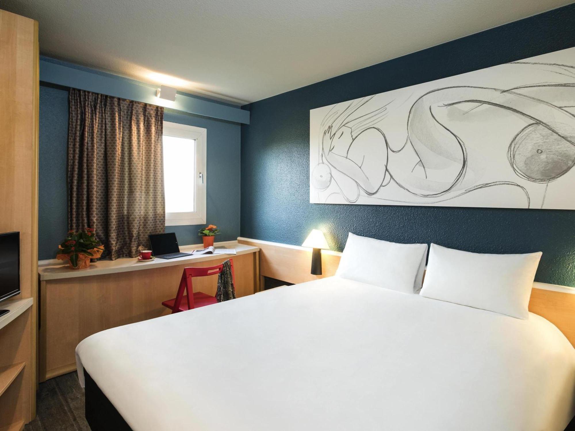 Standard Room One Double Bed Two Single Beds