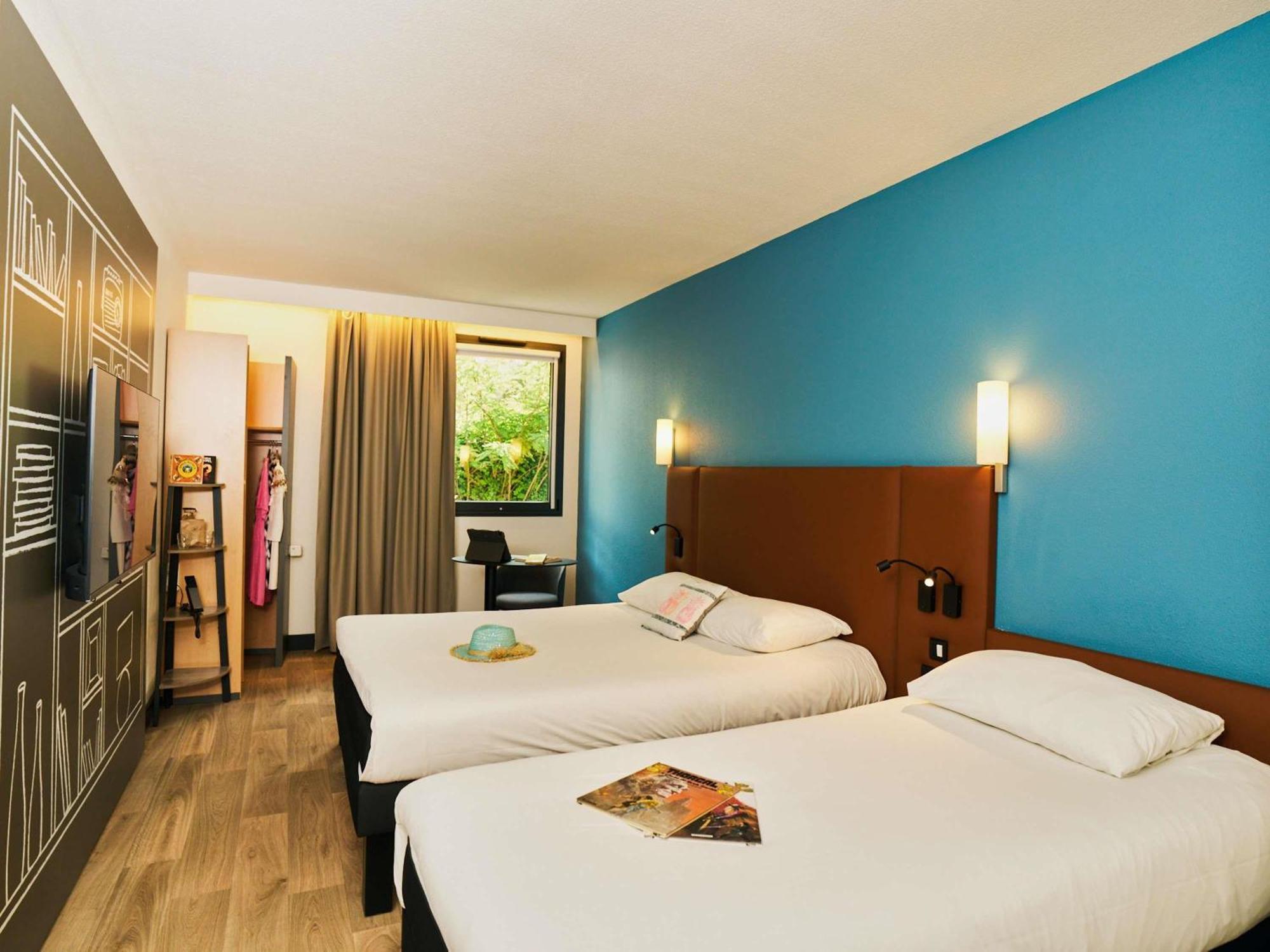 Standard Room Three Single Beds