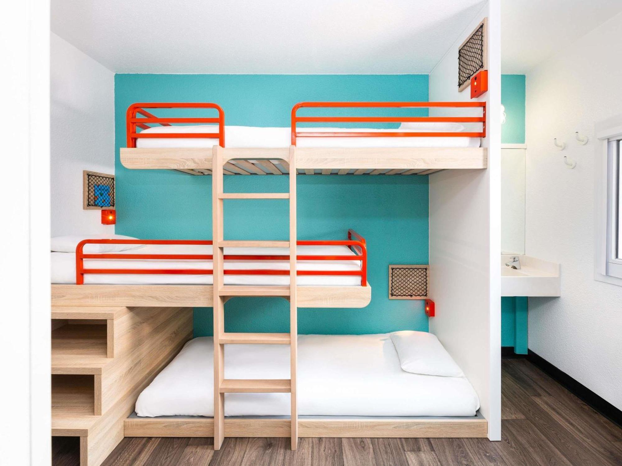 Room Two Single Beds Extra Bed