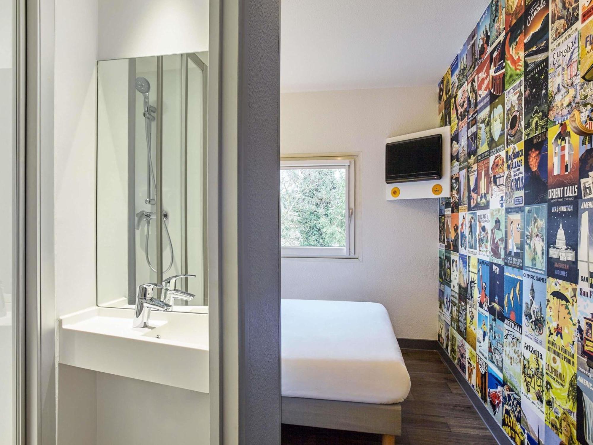 Cabrio Room Private Bathroom