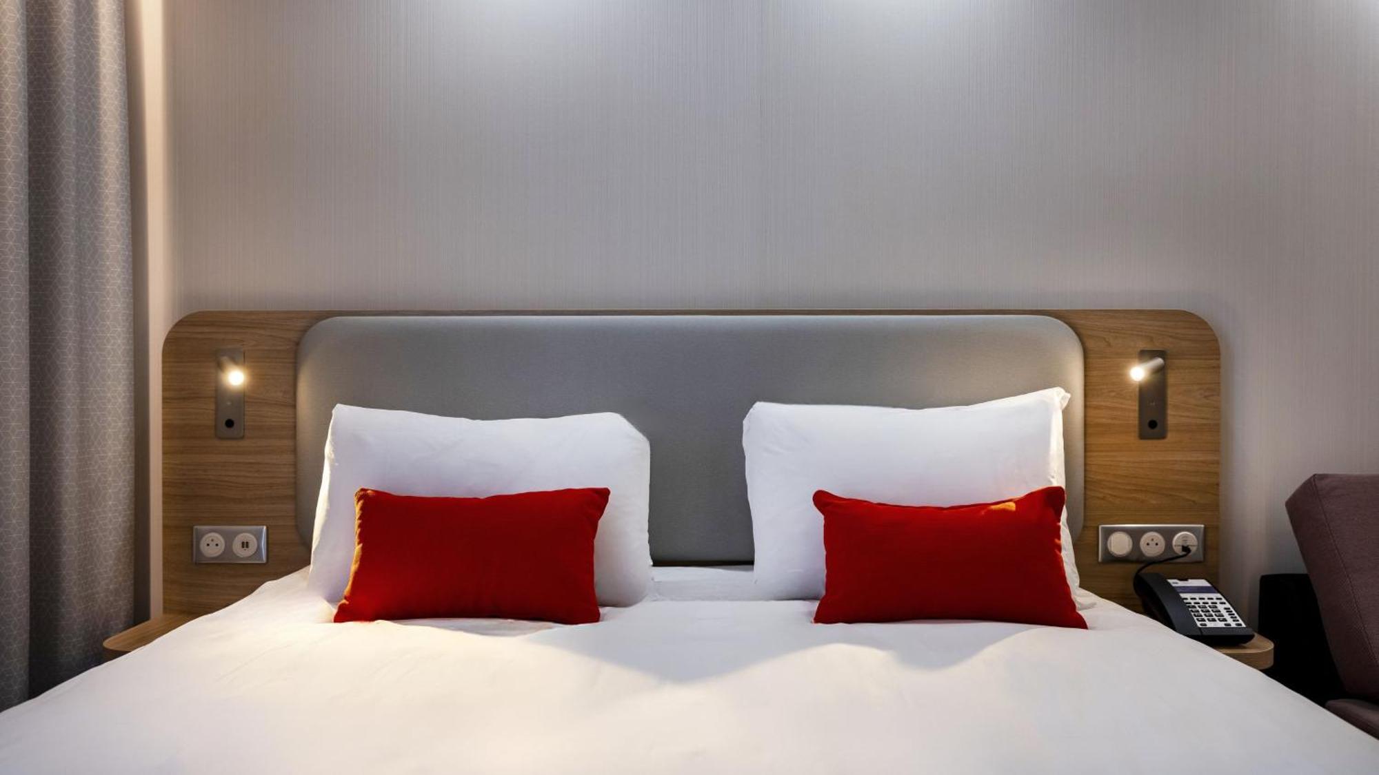 Standard Queen Room