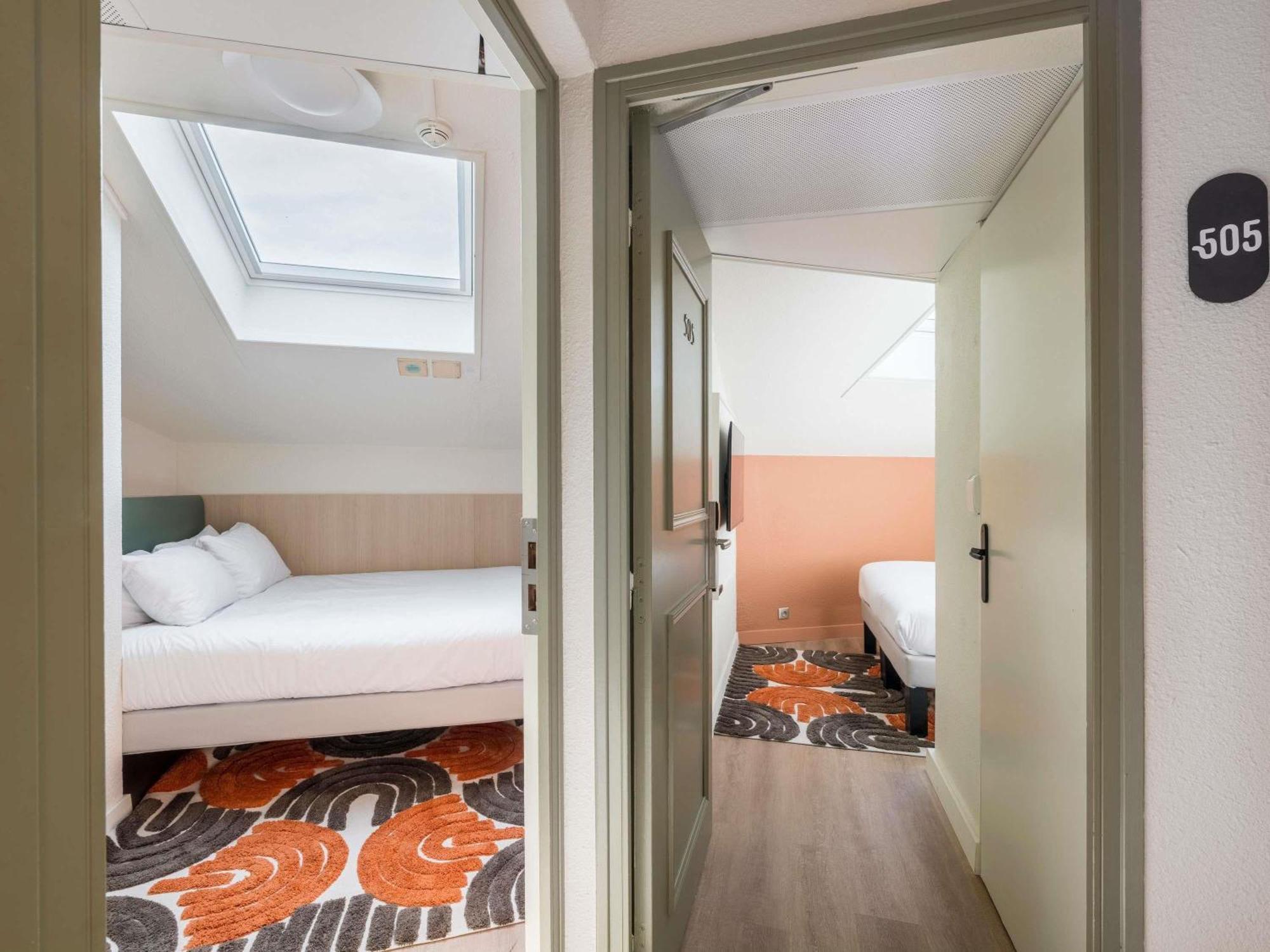 Communicating Double Room