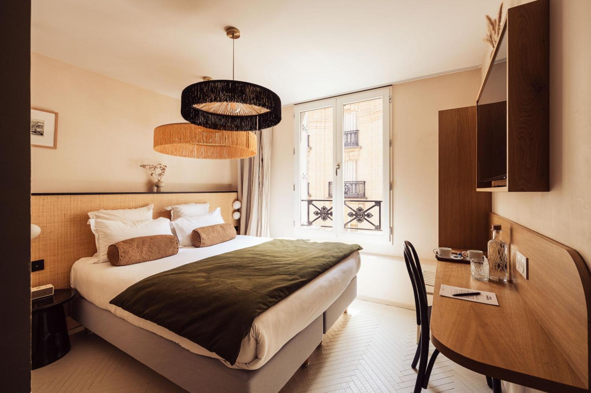 Parisian Room
