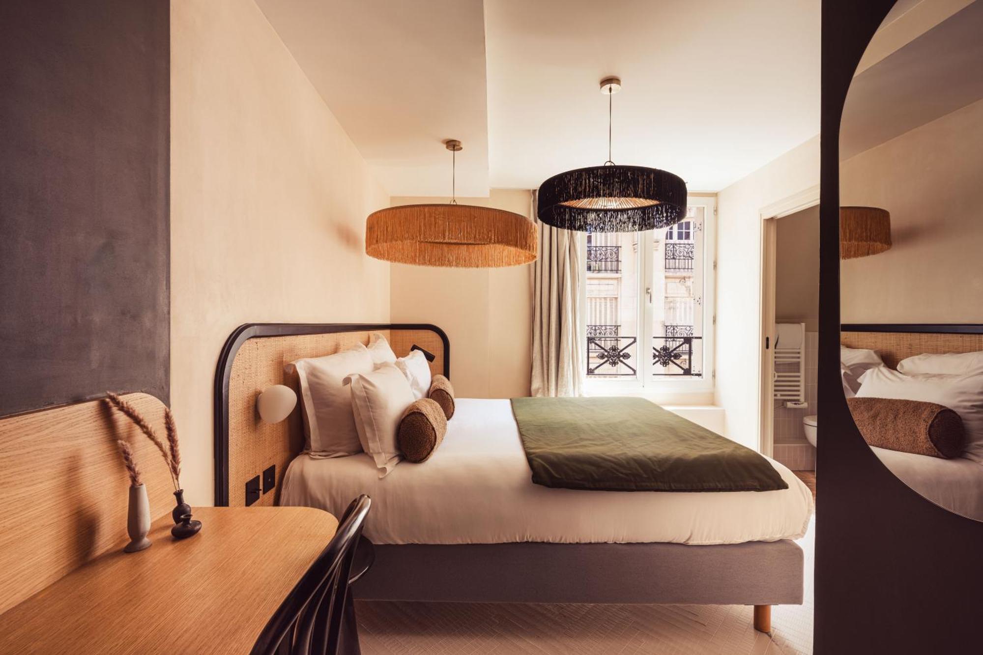 Parisian Room