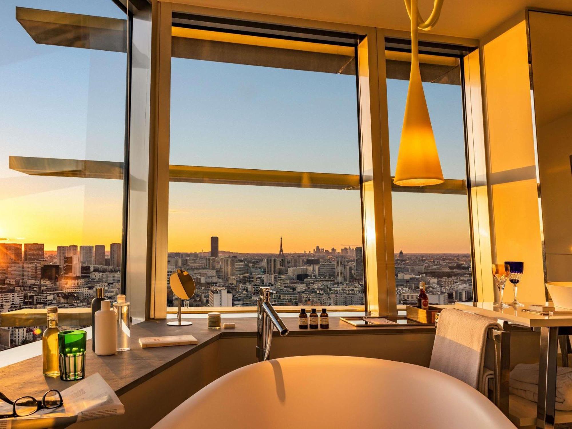 Junior King Suite City Eiffel Tower View View