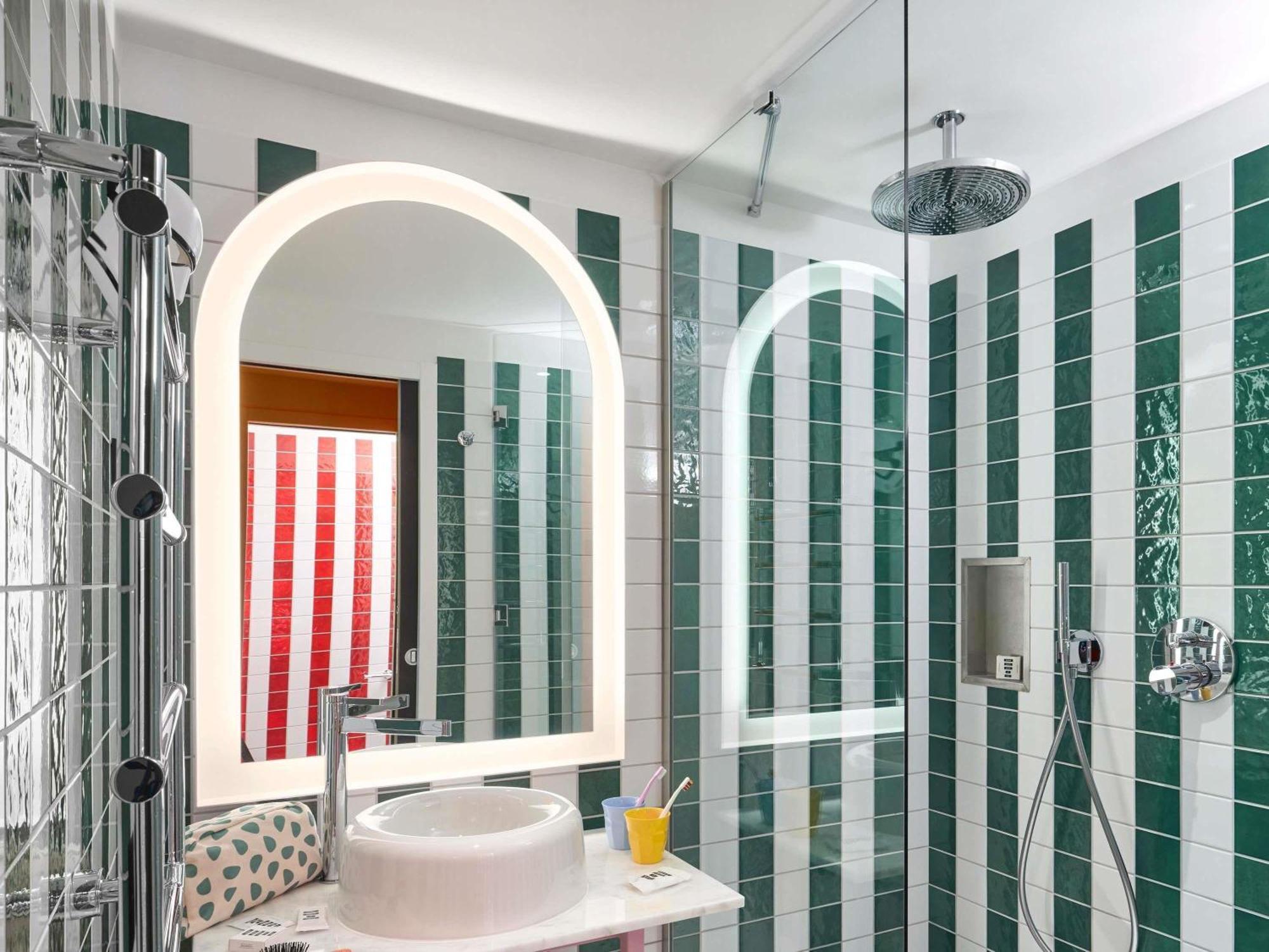 Medium Mama Twin Room