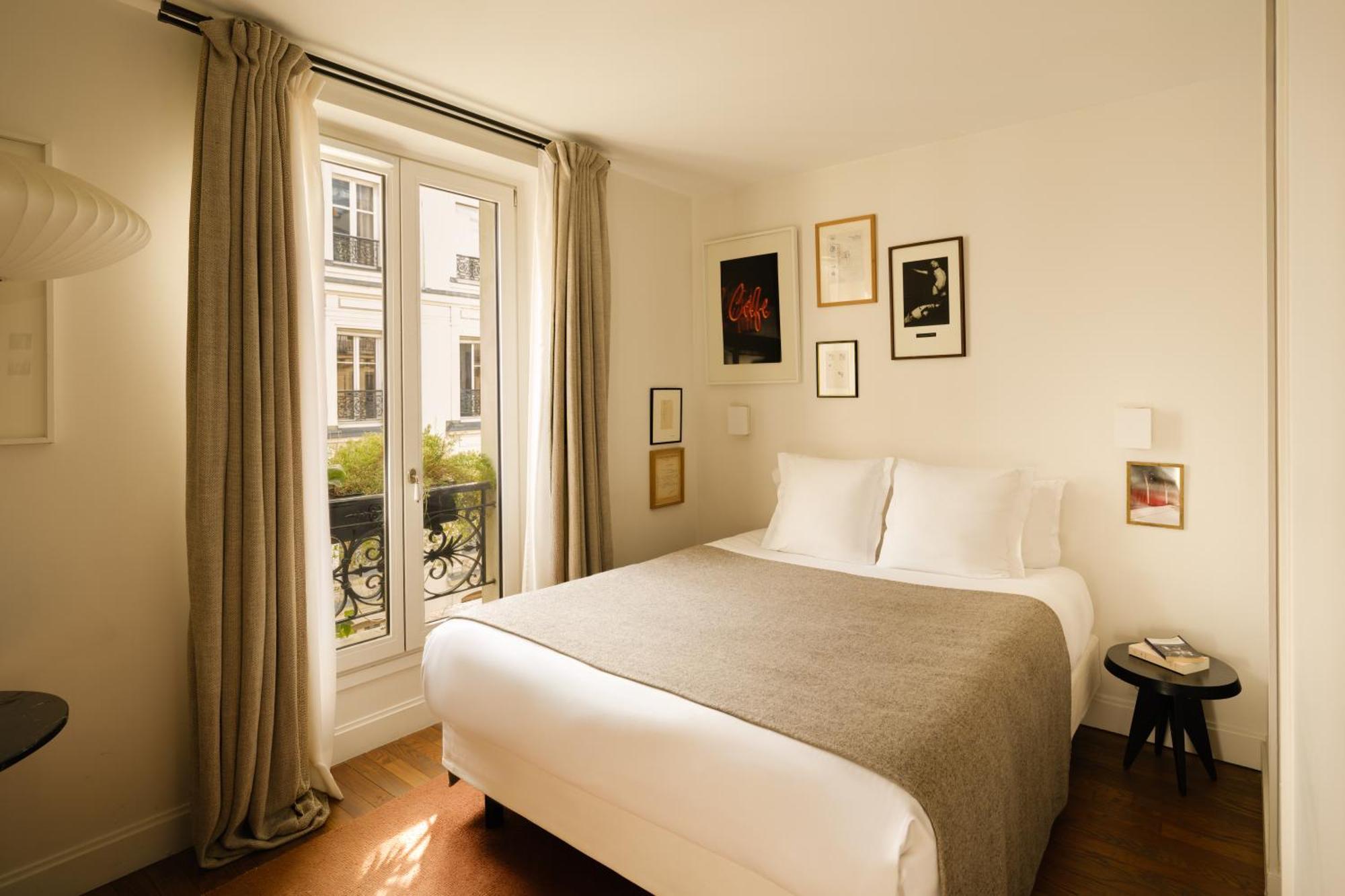 Standard Room "Pigalle 15"