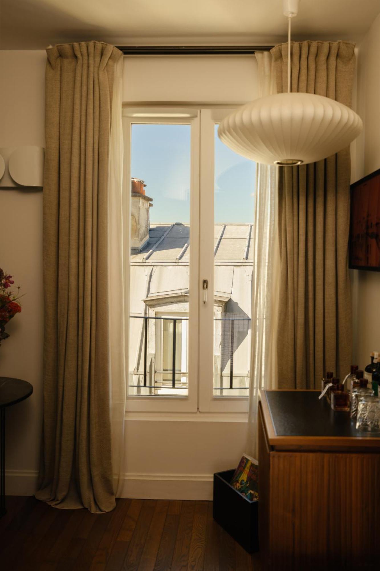 Superior Room "Pigalle 17"