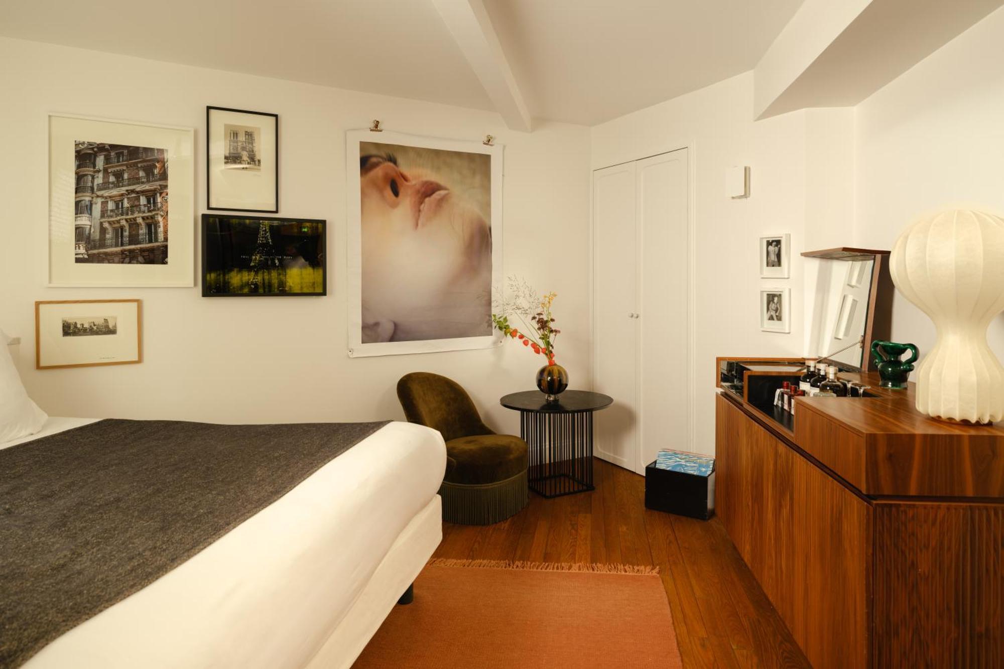 Privilege Room "Pigalle 21"