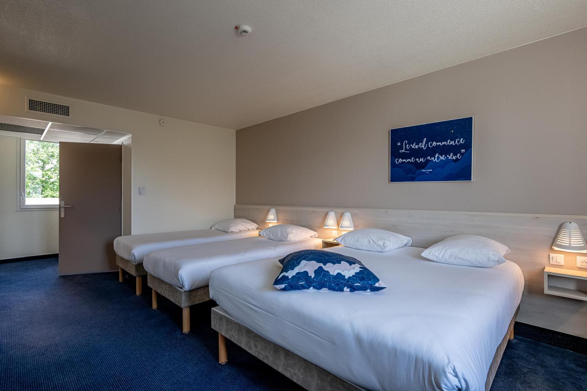 Quadruple Room 1 double bed 1 single bed bed 70 or 160cm