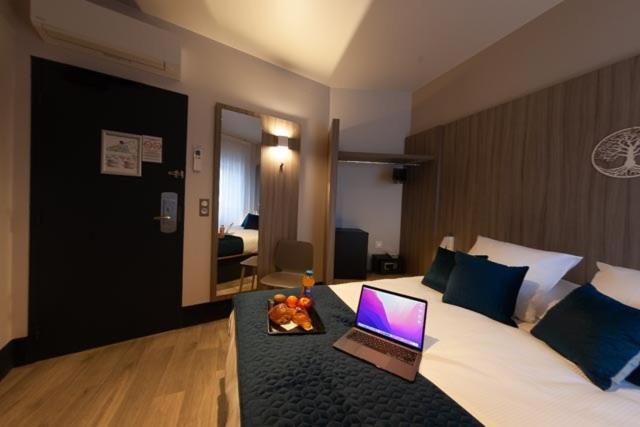 Double Room Private Bathroom