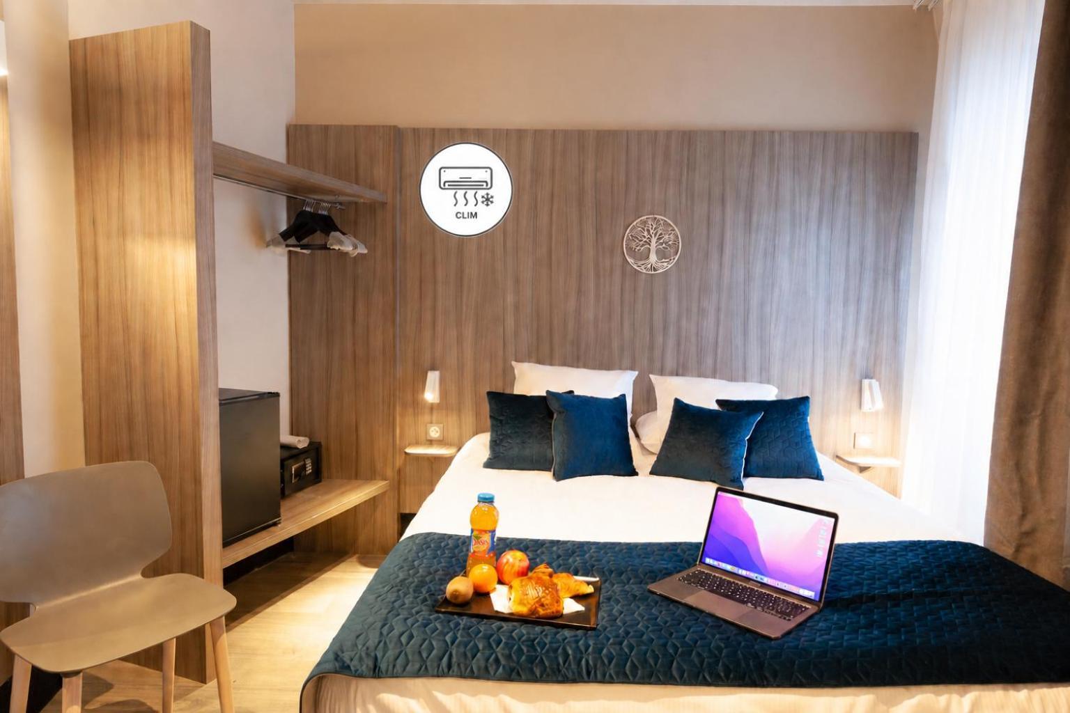 Double Room Private Bathroom