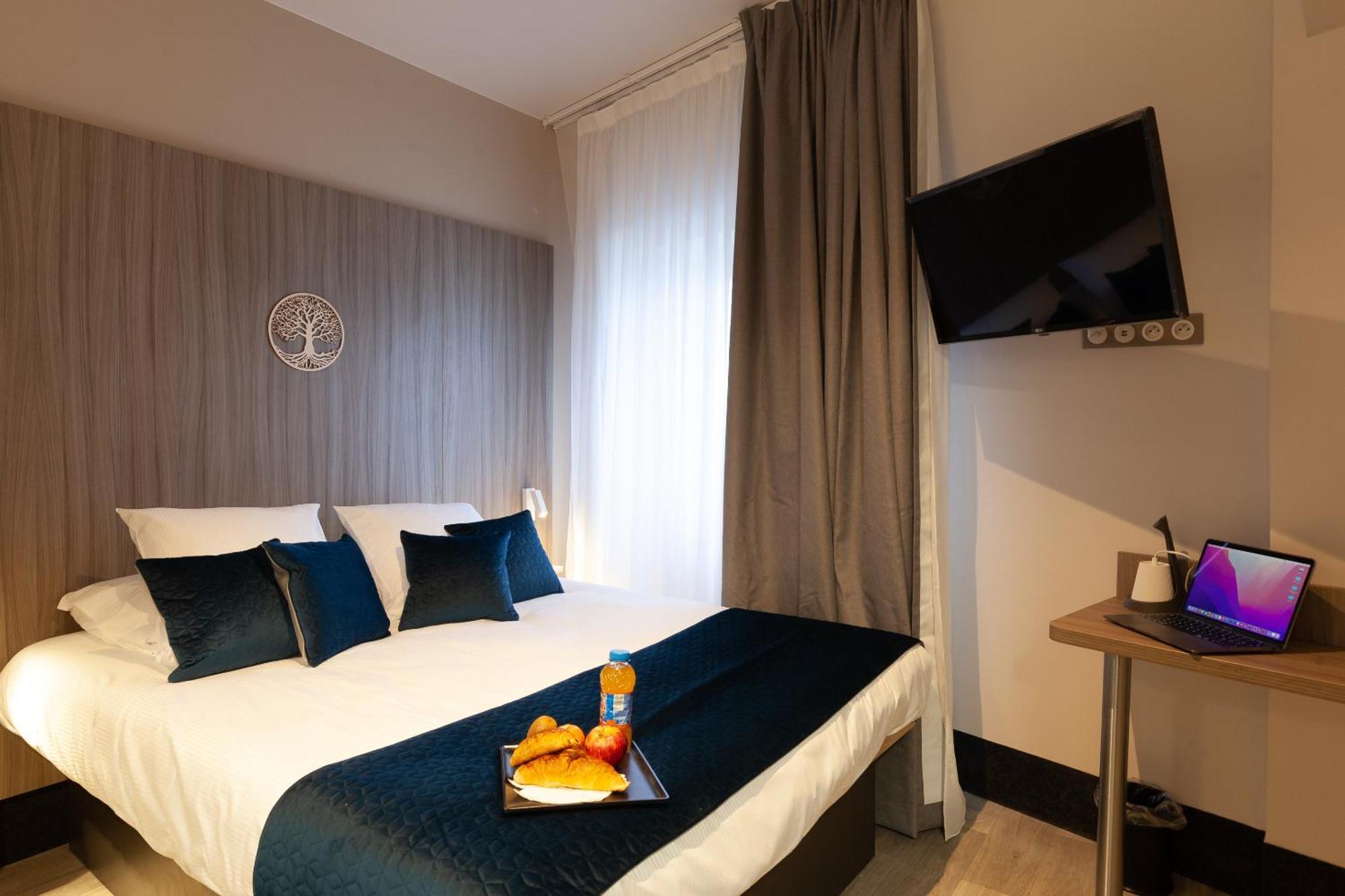 Double Room Private Bathroom