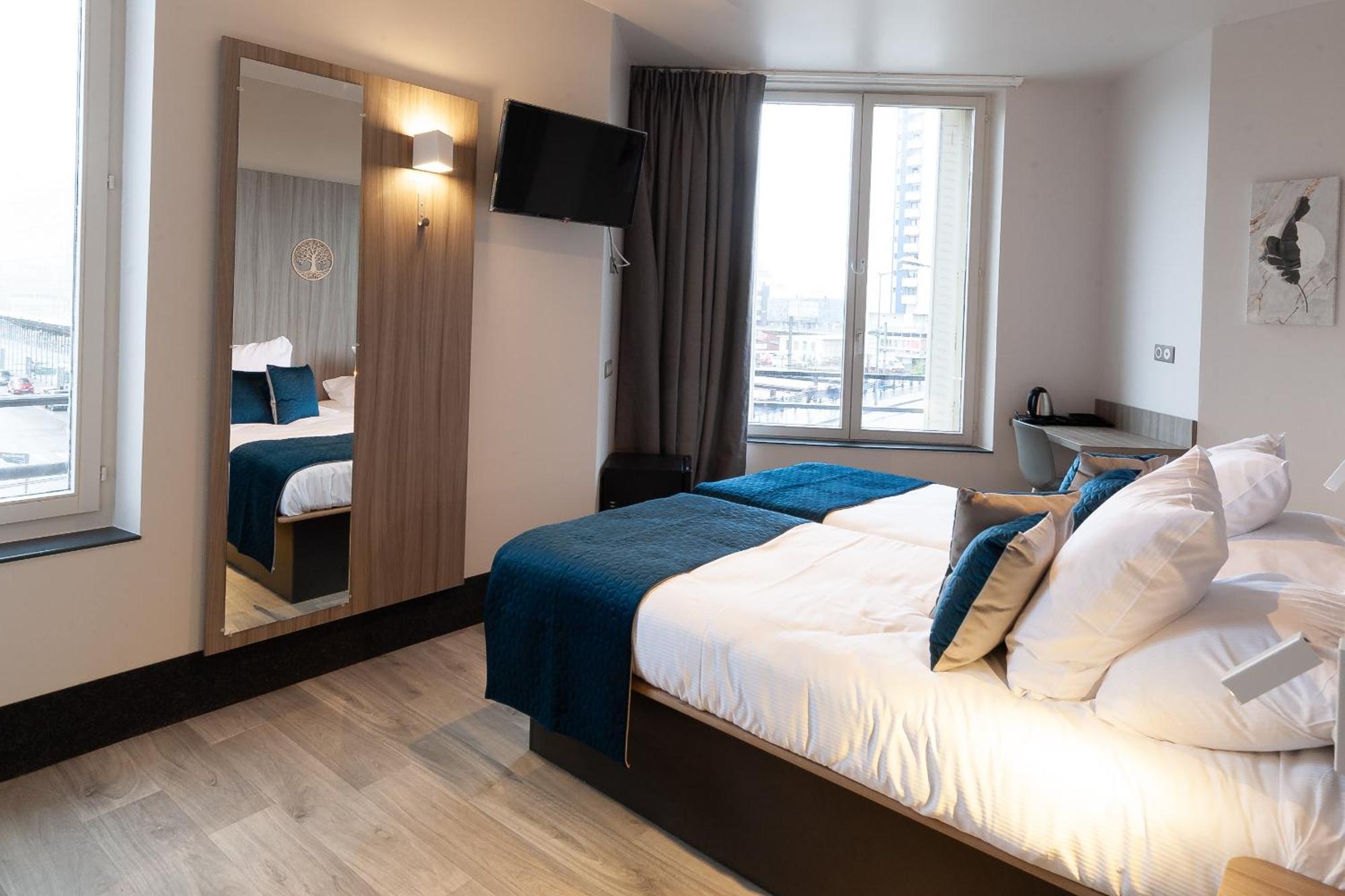 Double or Twin Room Private Bathroom
