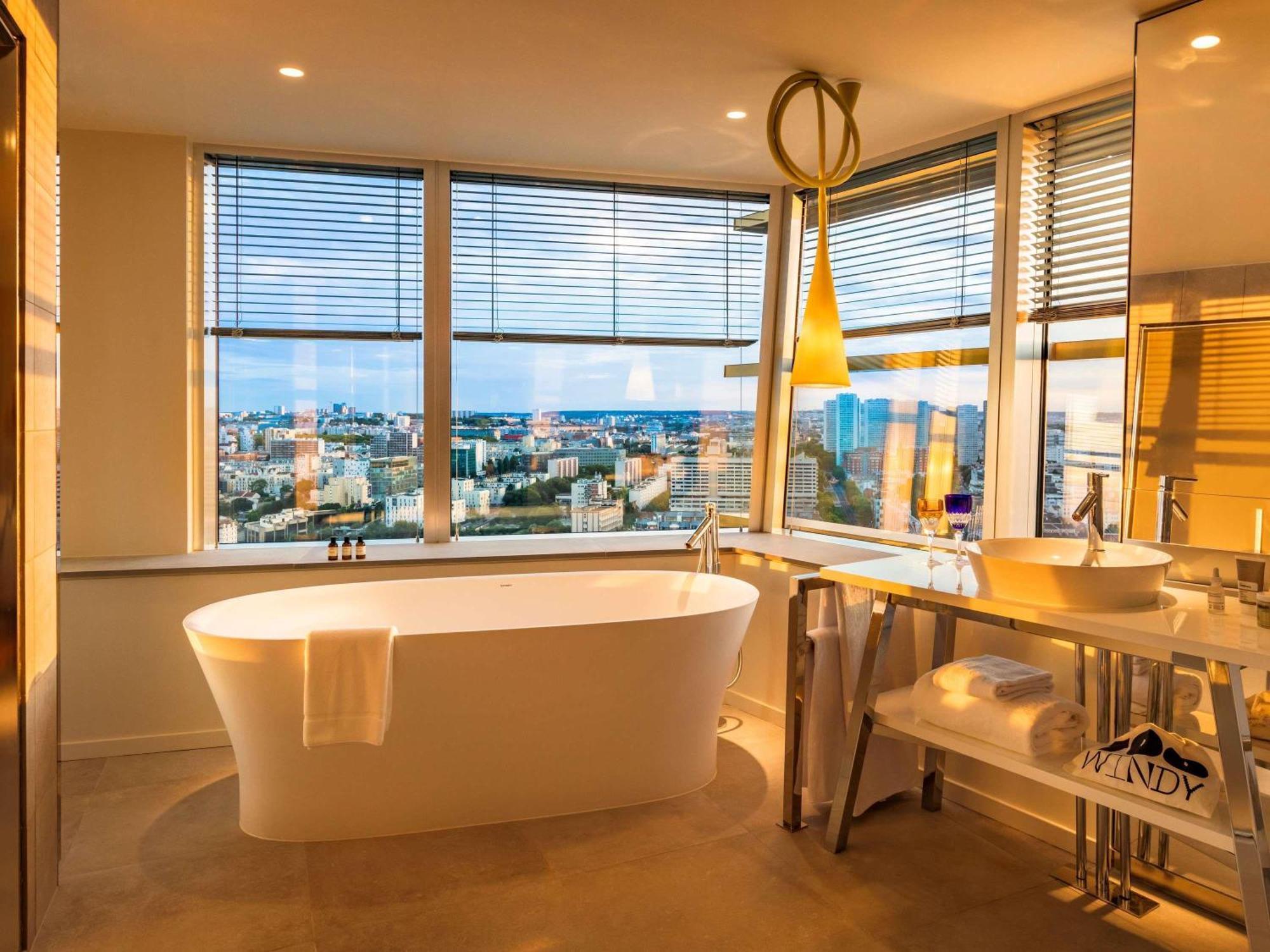 Junior King Suite City Eiffel Tower View View