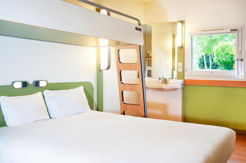 Triple Room One Double Bed One Bunk Bed