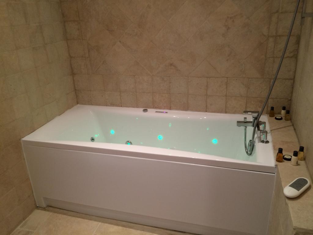 Suite Spa Bath