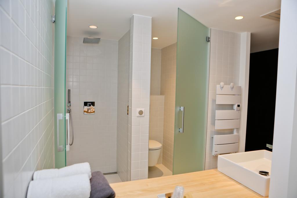 Double Room Shower