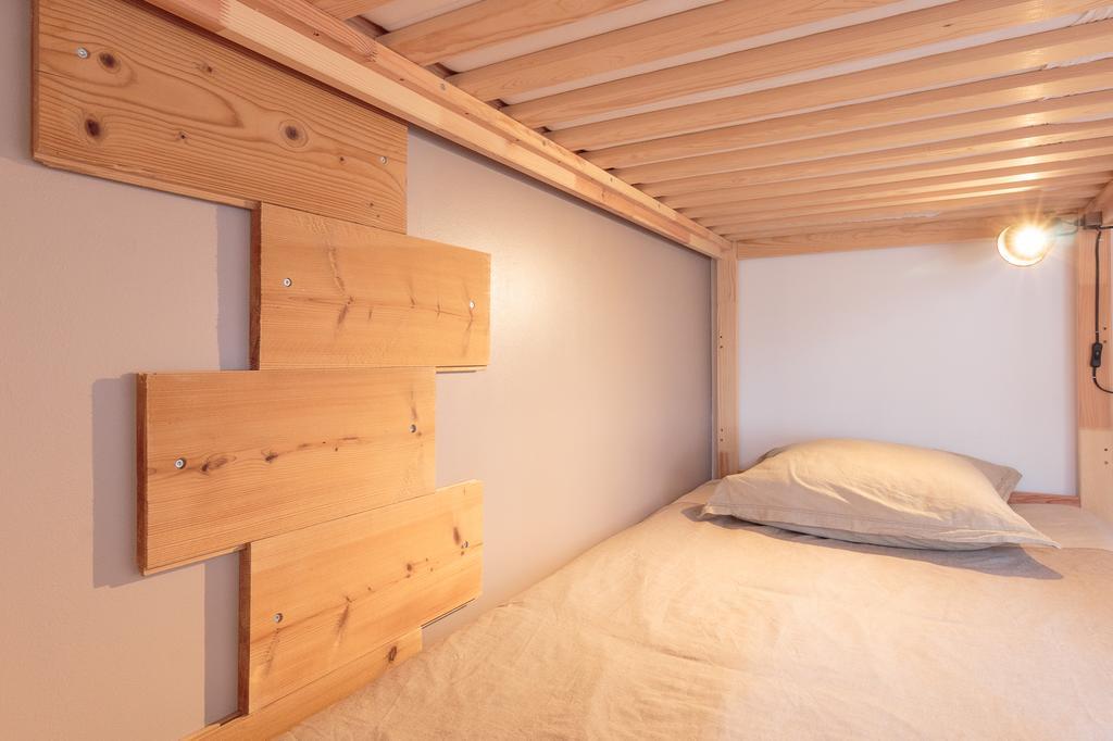Single Bed Mixed Dormitory Room