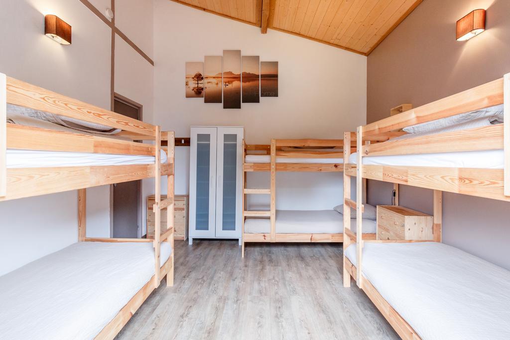 Single Bed Mixed Dormitory Room