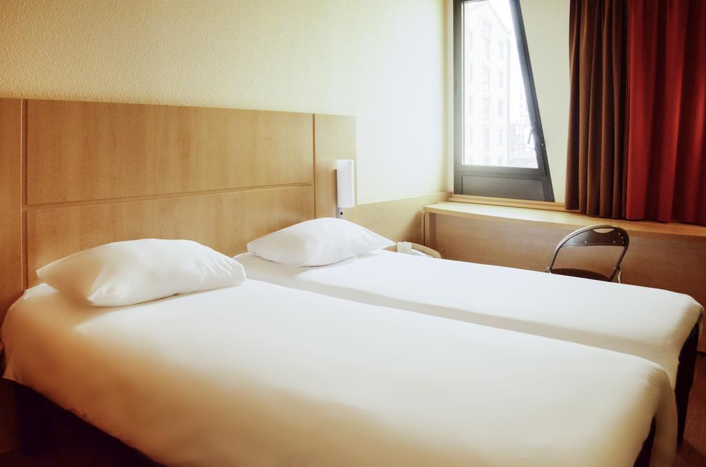 Standard Room Two Single Beds