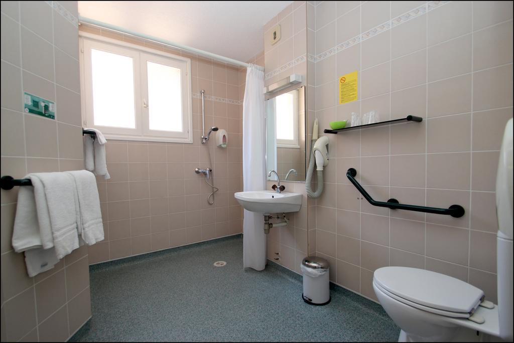 Double or Twin Room Disability Access
