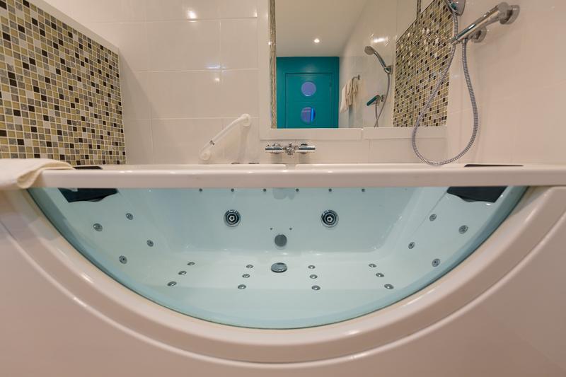 Double Room Spa Bath Air-conditioning