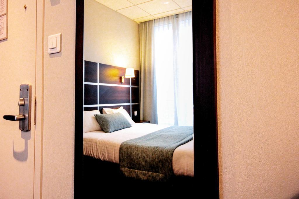 Double Room Shower