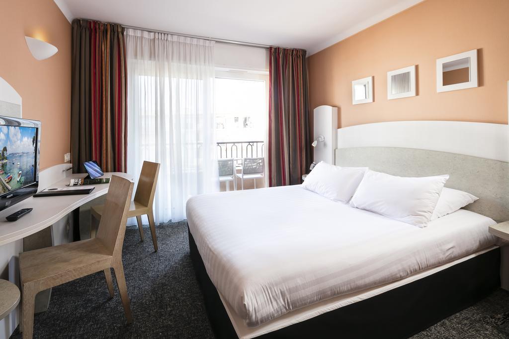 Comfort Queen Room Balcony