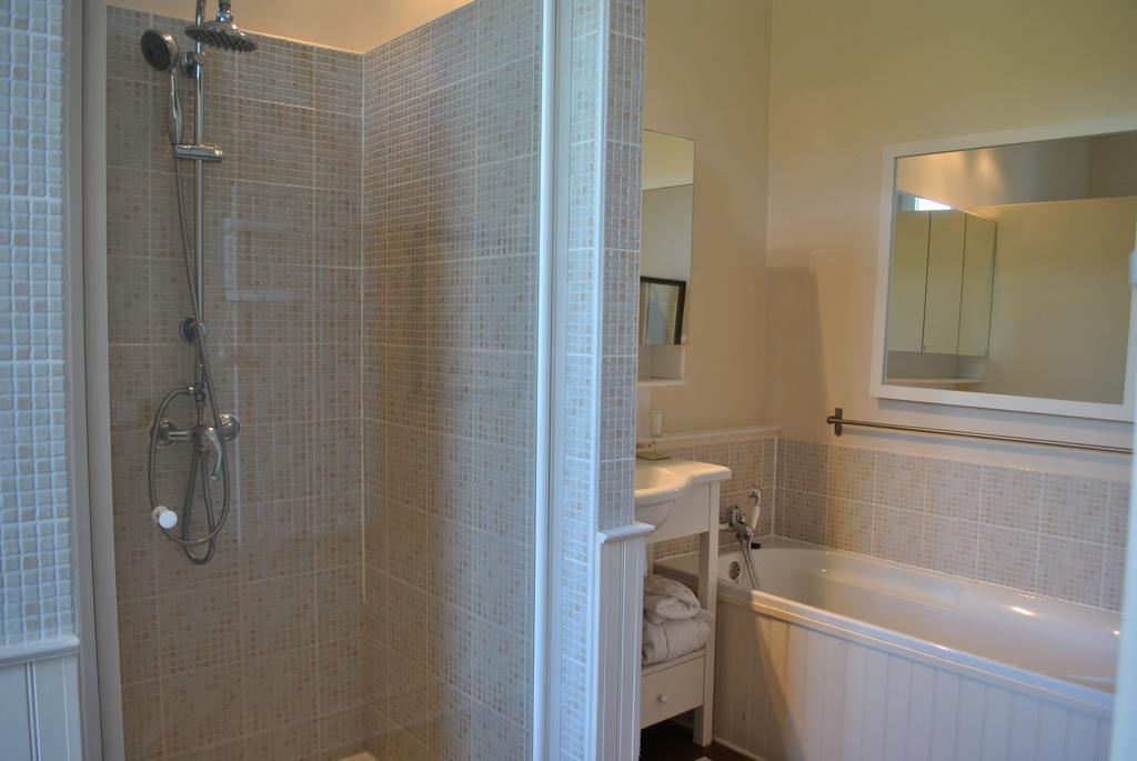 Deluxe Double Room Bath