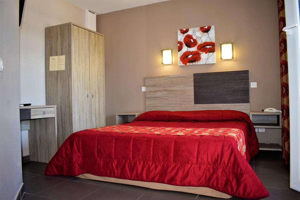 Chambre Double Confort - Vue sur Cour - 1er Étage